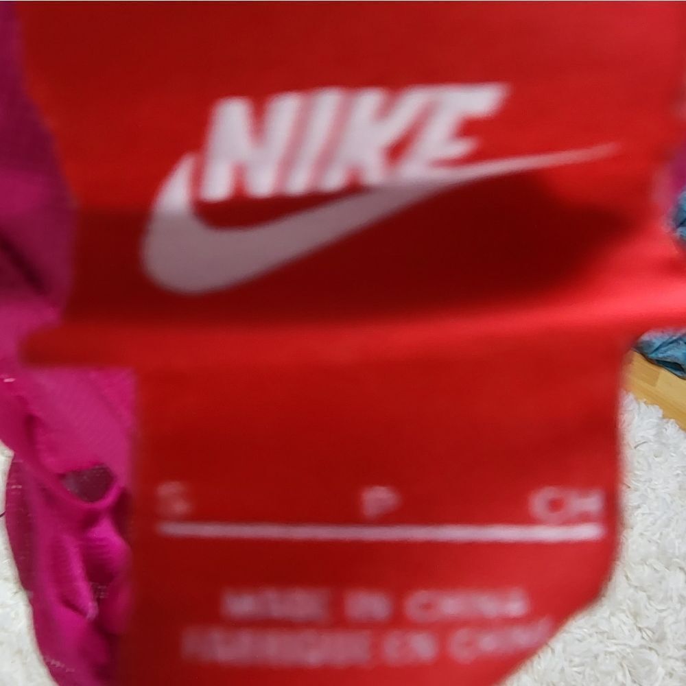 Nike tank top    - Picture 4 of 4